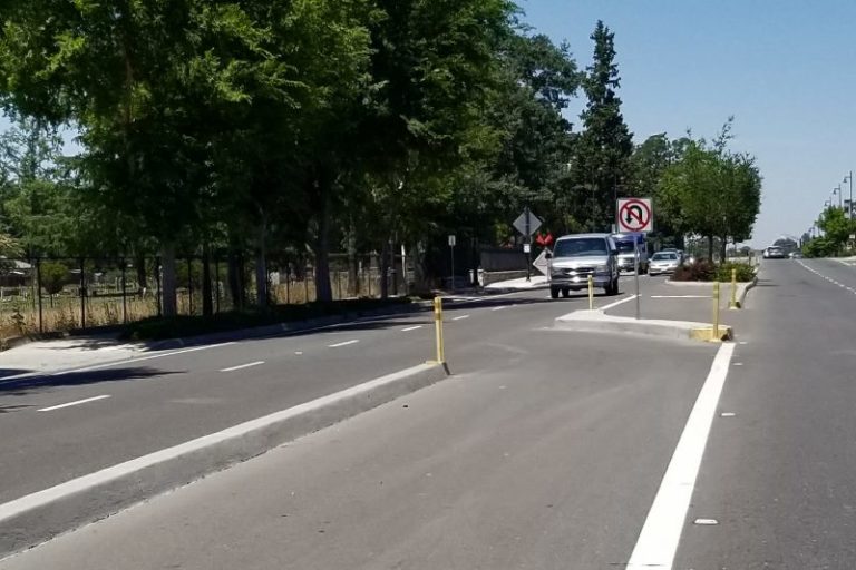 Auburn Blvd, turn lane, Citrus Heights