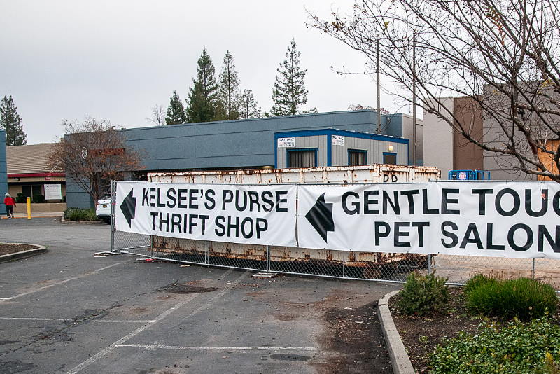 Kelsee's Purse Thrift shop