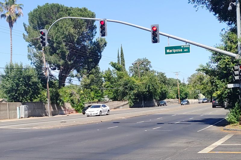 Mariposa Ave and Madison Ave. facing east