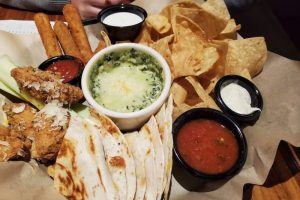 sample platter from apple bees