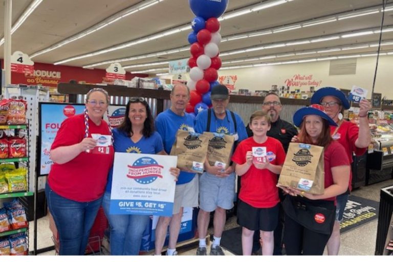 Grocery Outlet employees