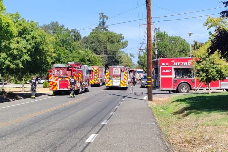 Twin Oaks Avenue