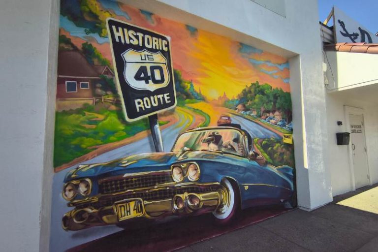 A mural on the wall of DarkHeart Brewing painted by "Mammxth"