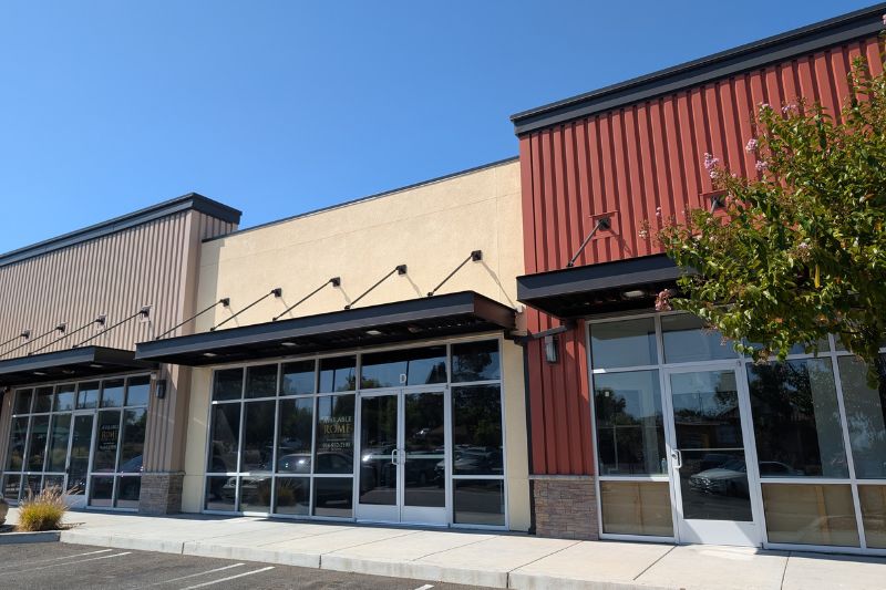Two new businesses are coming to the Cooperwood square shopping center. 