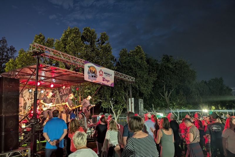 The city's first "Citrus Nights' concert in the park event took place Sept. 19, 2025. // SB Williams