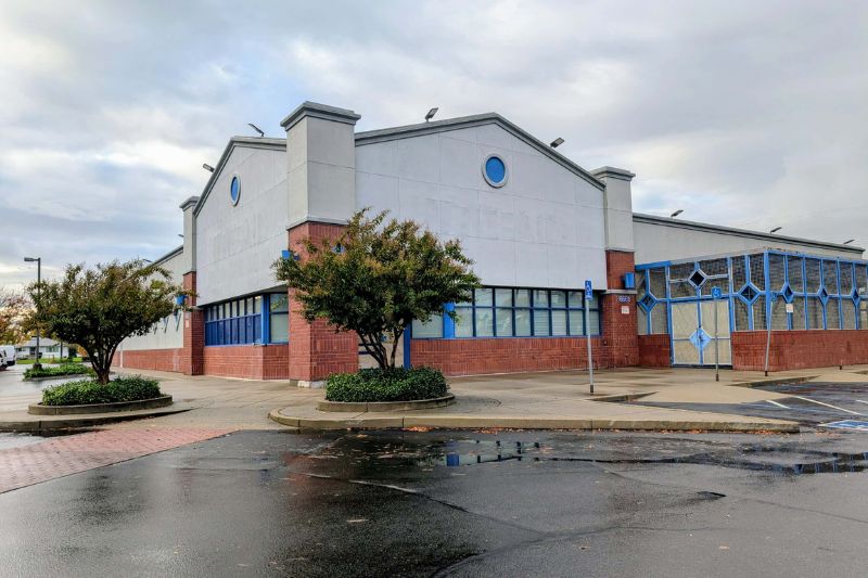 6661 Auburn Boulevard is a former Rite Aid with a drive-thru that has been vacant for over 2 years. 