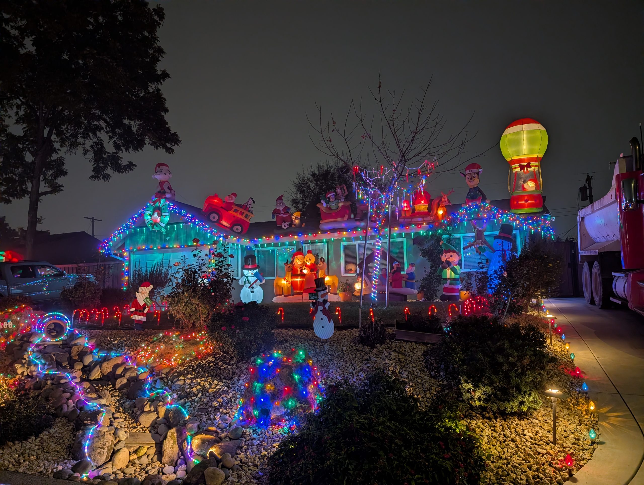A home decorated with Christmas lights on Rollingwood Blvd. Dec. 2025