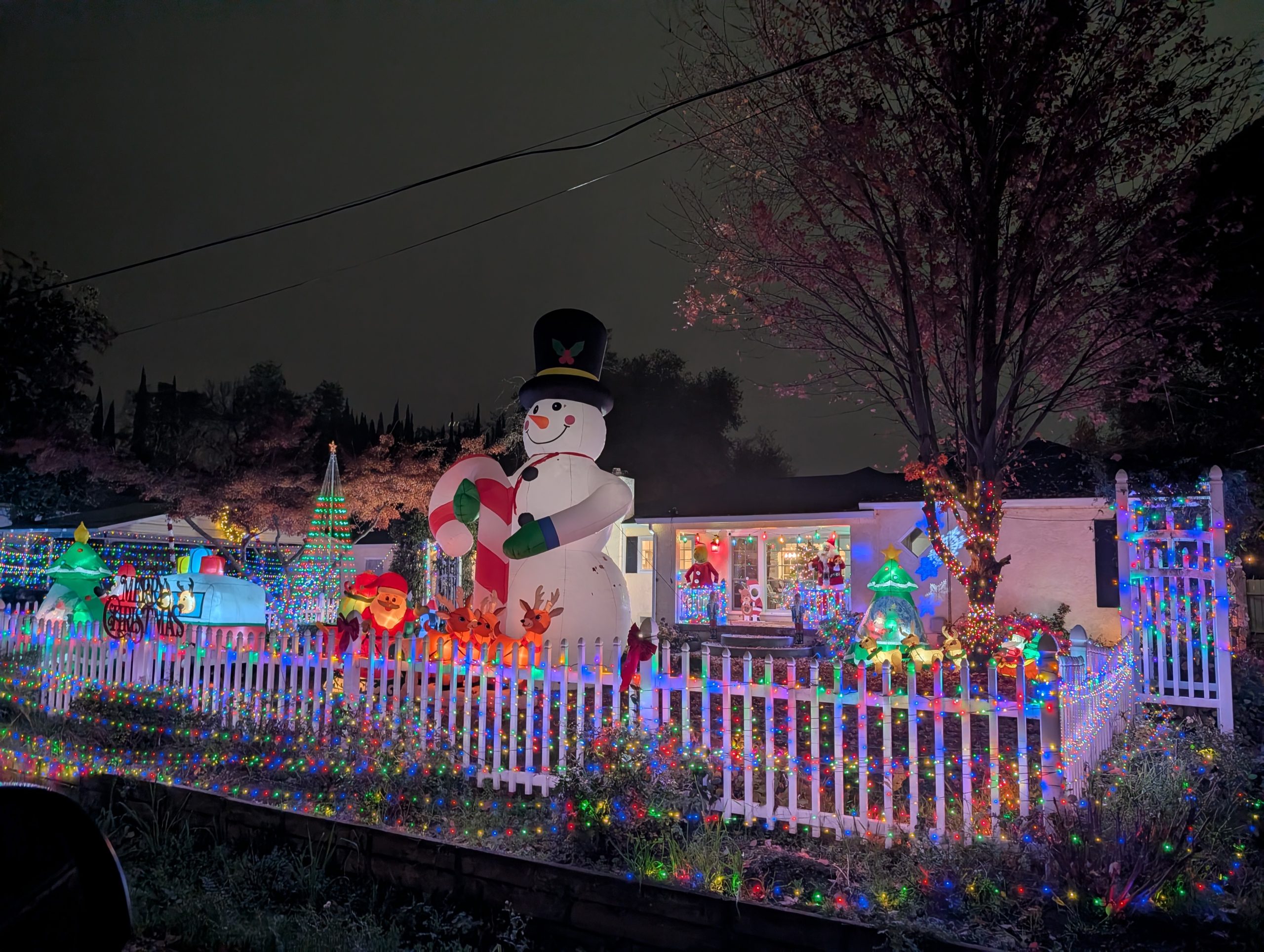 A home on Watson Way decorated with Christmas lights. Dec. 2025 // SB Williams