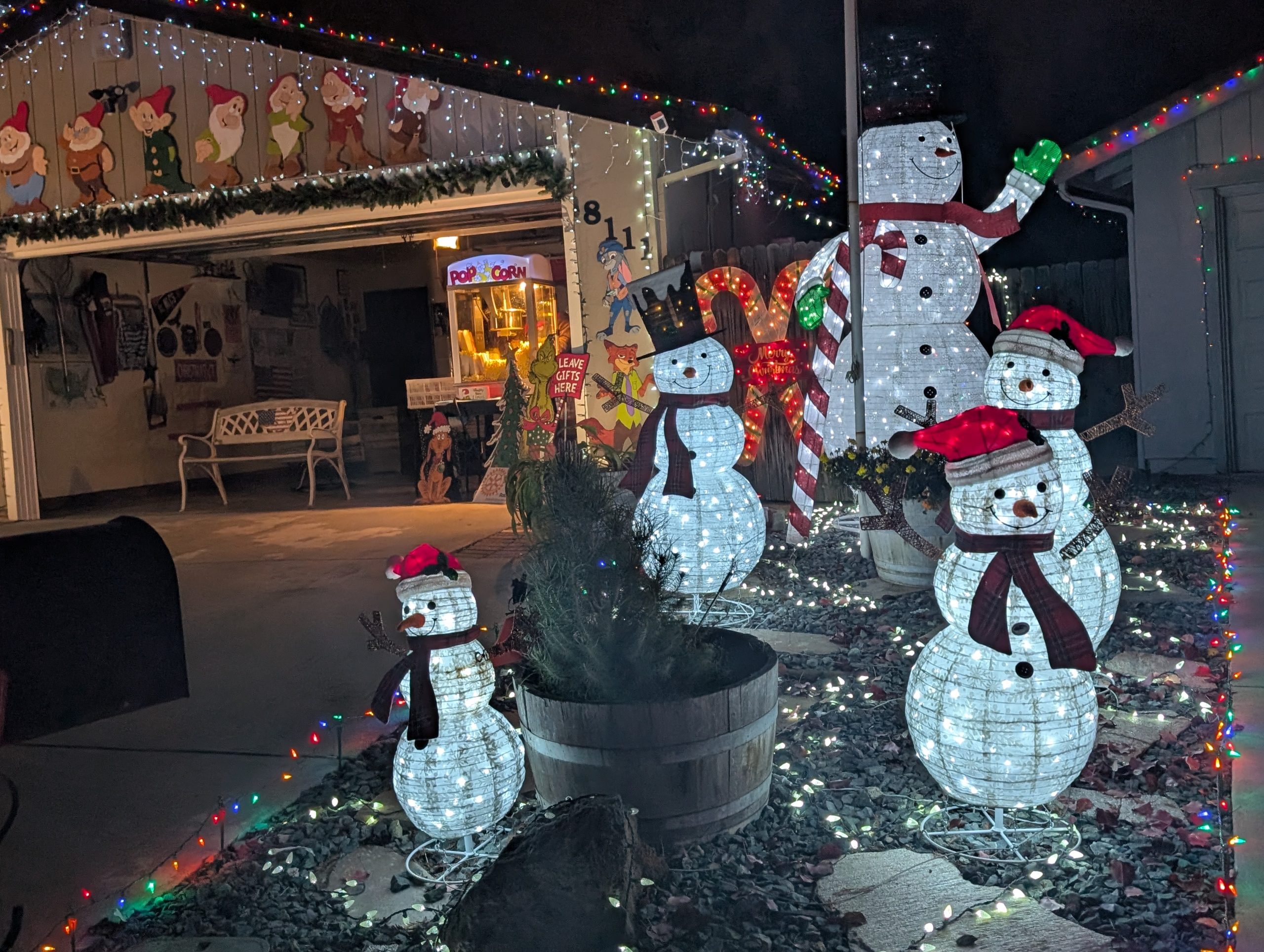 A home decorated with Christmas lights on Orelle Creek Court. Dec. 2025 // SB Williams