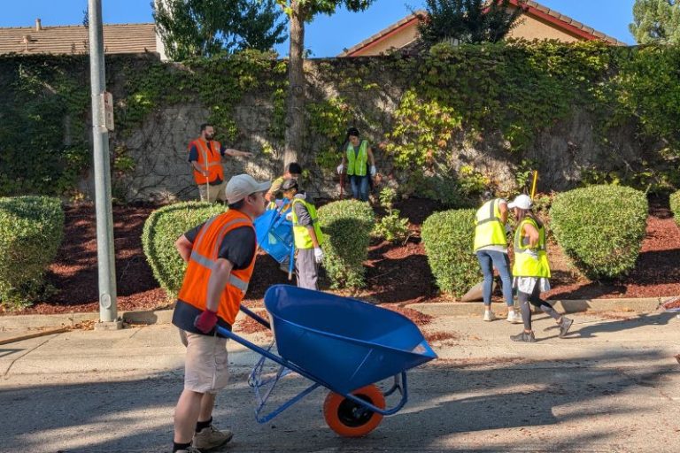 Volunteers helping to serve at the city's annual fall 'Chip-in" Day, Oct. 11, 2025. // SB Williams