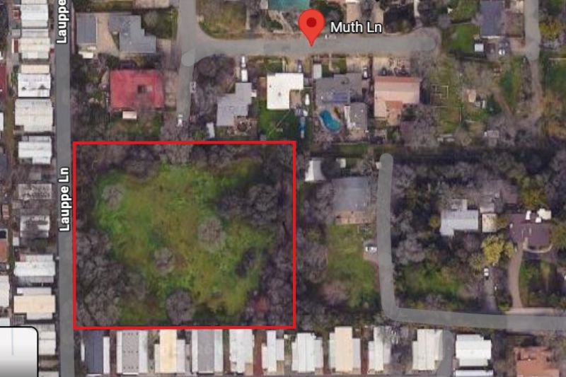 A 1.6-acre vacant lot off Muth Lane and Oakwood Lane has been listed for sale.