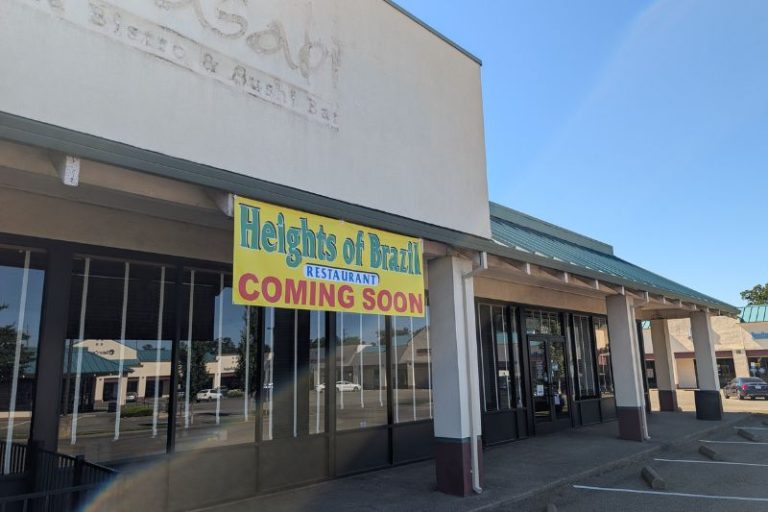 A new restaurant has hung a "coming soon" banner over a vacant restaurant suite in Greenback Square in Citrus Heights.