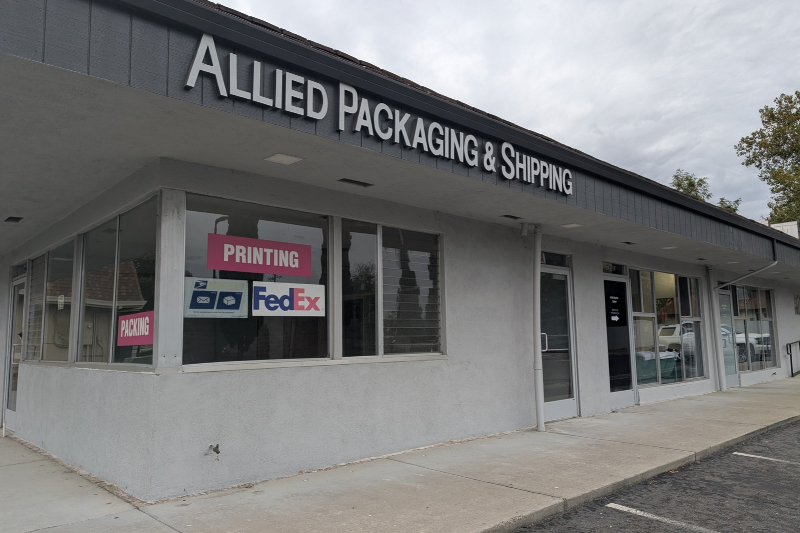 Allied Packaging and Shipping on Auburn Blvd. has closed abruptly. // SB Williams