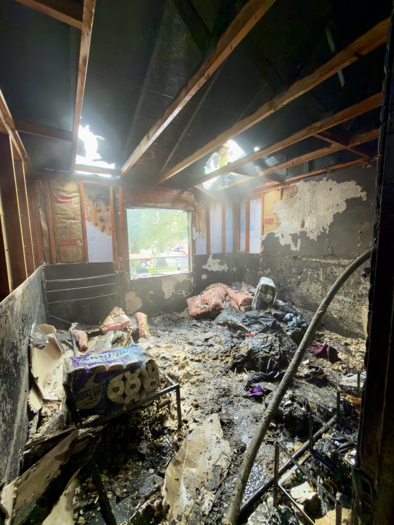 An apartment caught fire Tuesday afternoon, Oct. 20, injuring one. // Sacramento Metro Fire